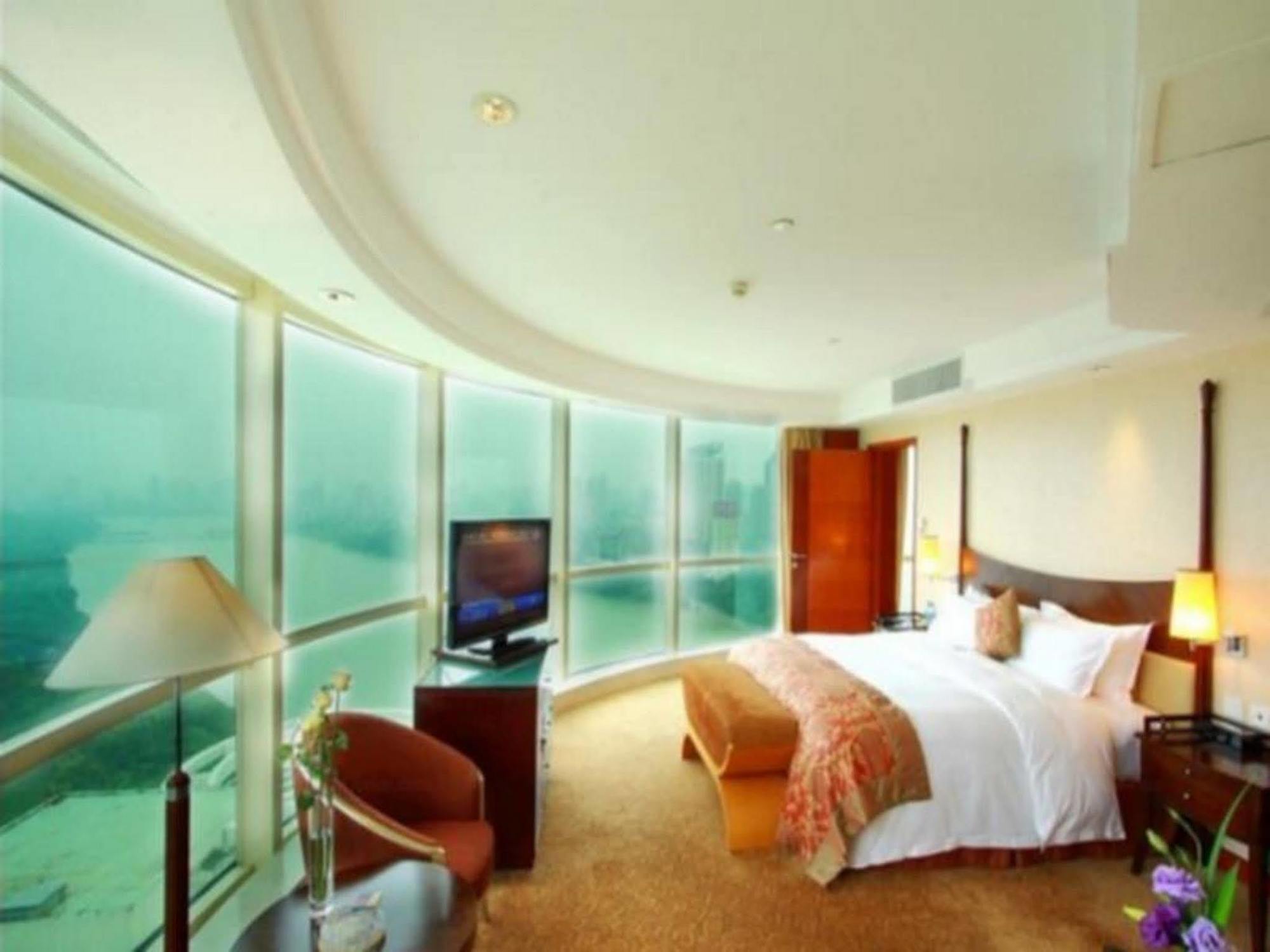 5 Star Wharton International Hotel 南寧 エクステリア 写真