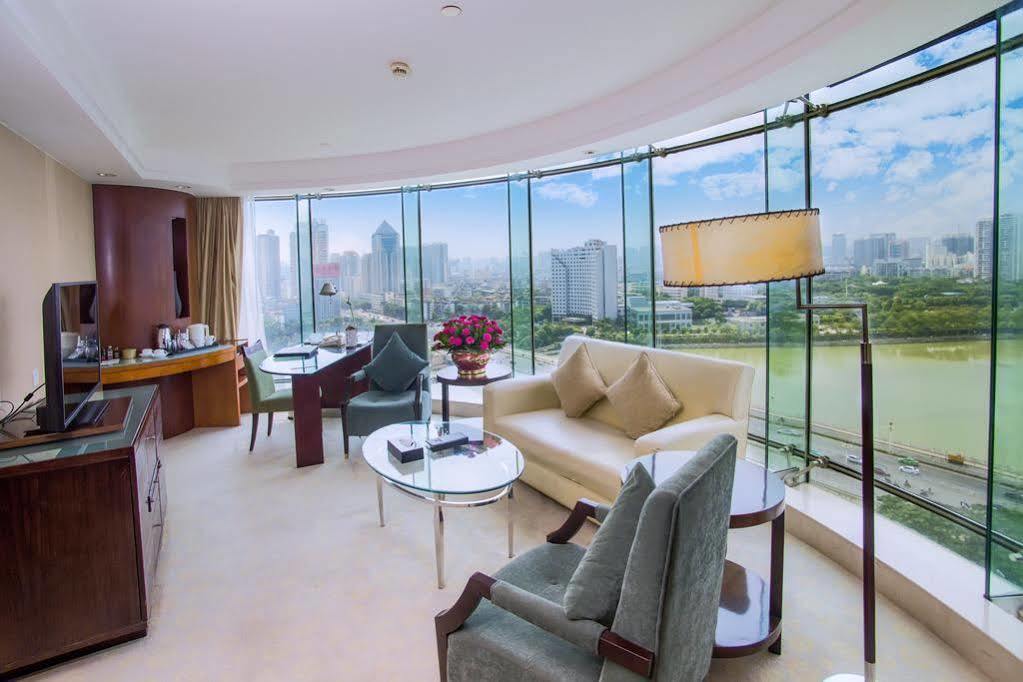 5 Star Wharton International Hotel 南寧 エクステリア 写真