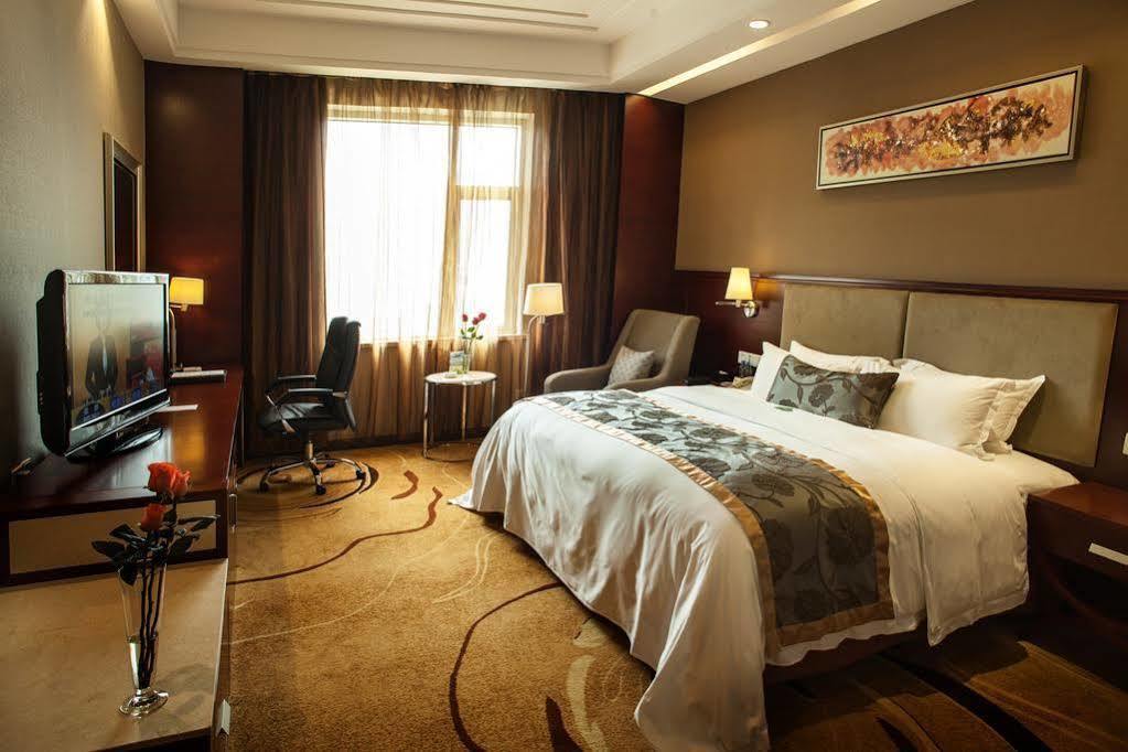 5 Star Wharton International Hotel 南寧 エクステリア 写真