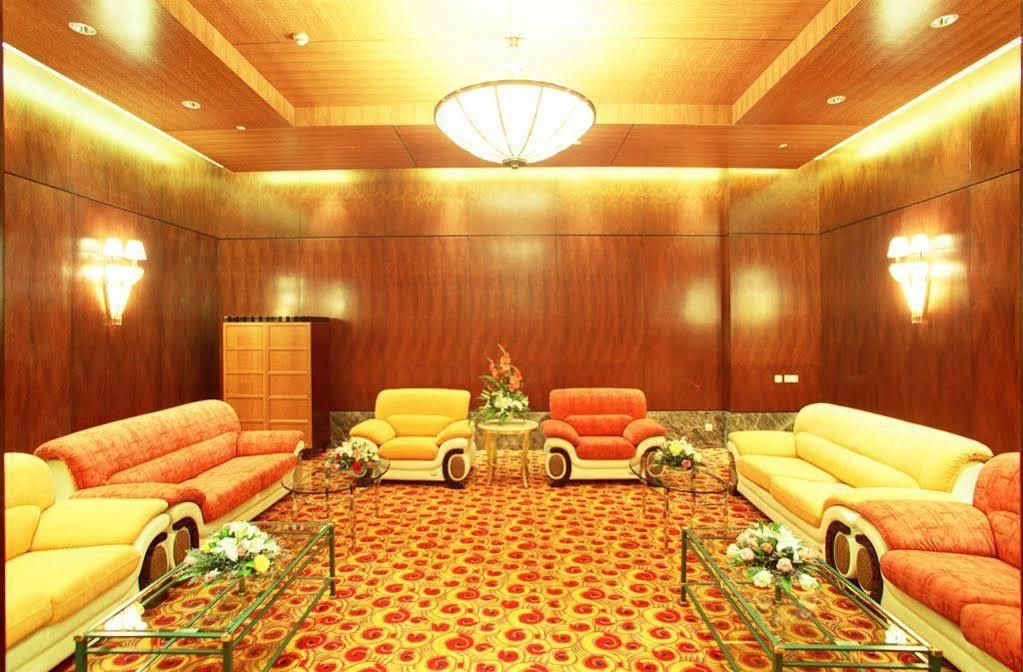 5 Star Wharton International Hotel 南寧 エクステリア 写真